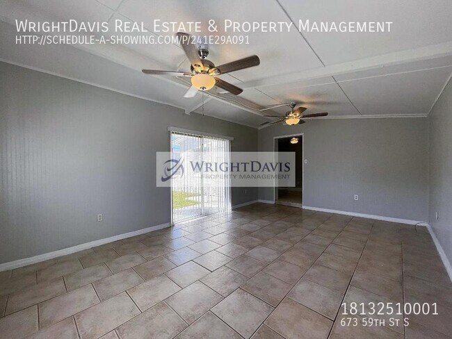 Photo - 673 59th St S