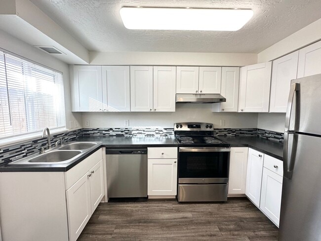 Building Photo - 211 N Indiana Ave Unit 211-2