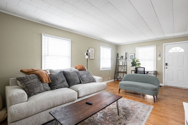 Building Photo - 5144 Primrose Ave Unit ID1303784P Rental