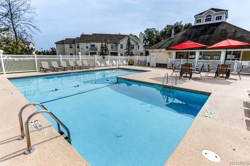 Photo - 10 Arielle Ct