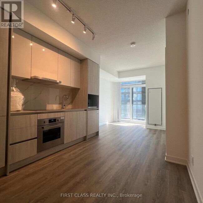 Photo - 180 Front St E Unit 1608