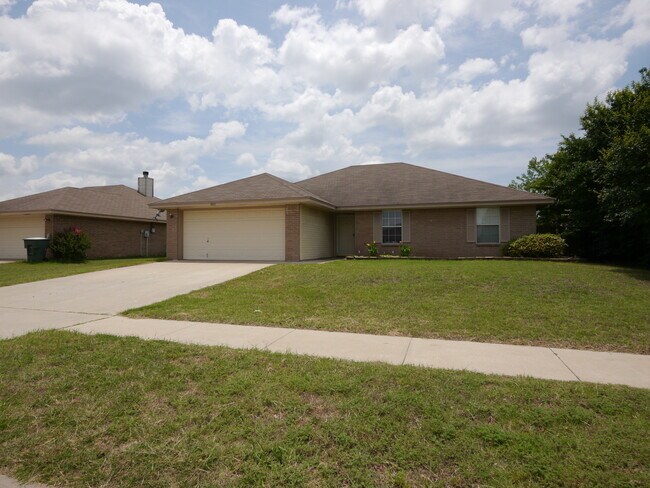 Building Photo - HOME WITH NEW CARPET and LARGE YARD IN WIL...