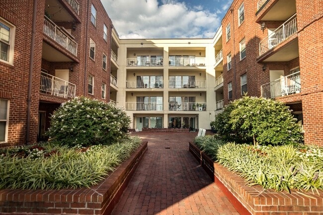 Building Photo - 960 Fell St Unit 407