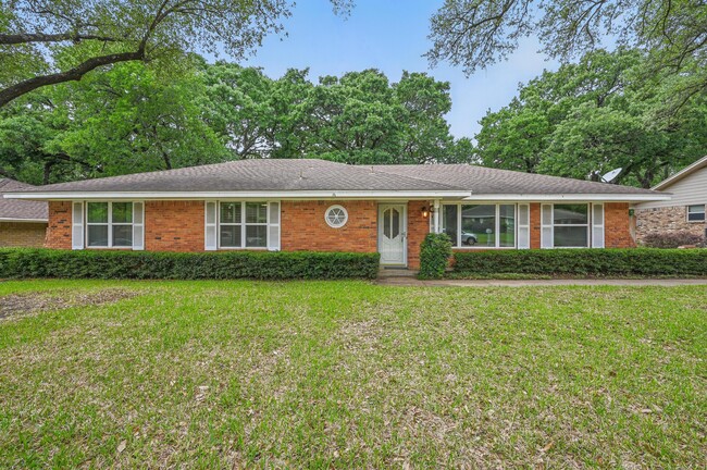 Photo - 2221 Prince John Dr House