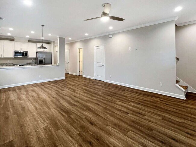 39 Travis St