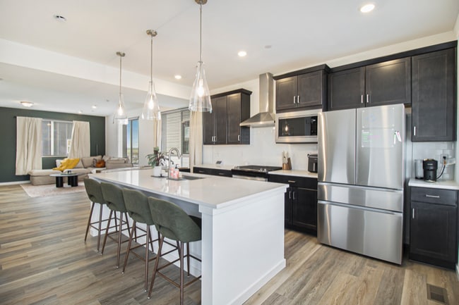 Photo - 1753 Peak Lp