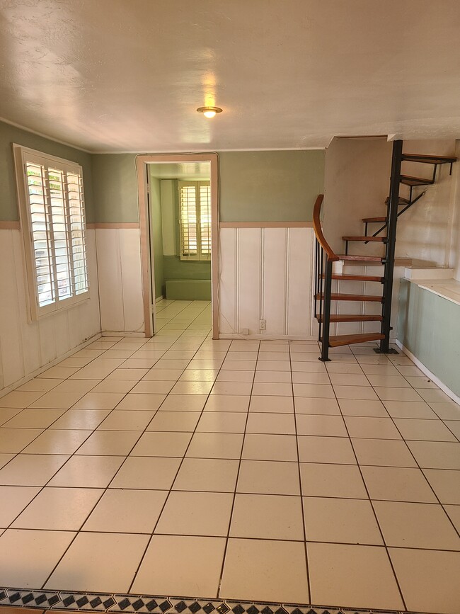 Photo - 5831 Adelaide Ave Unidad back apartment