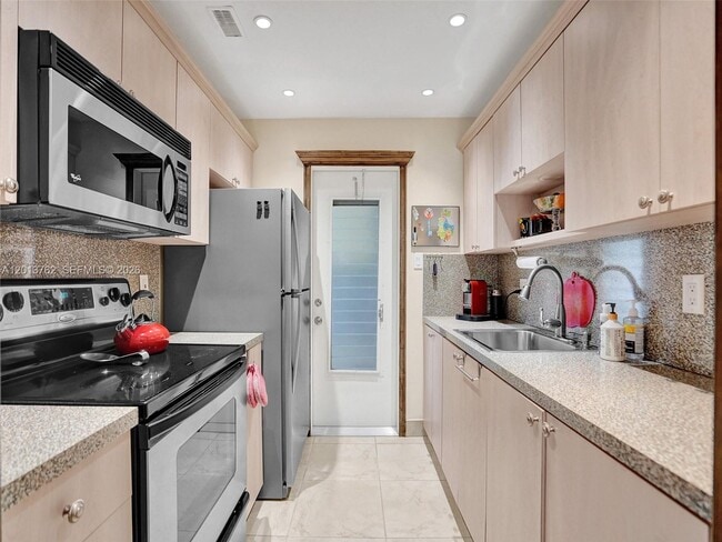 Photo - 2600 Diana Dr Unit 105