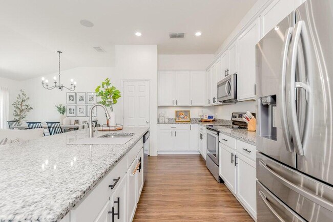 Photo - 5940 NW Pine Trail Cir