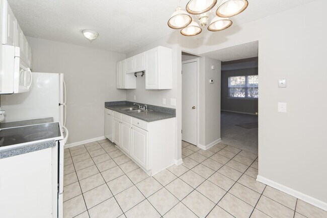 1305 Mathis Ferry Rd