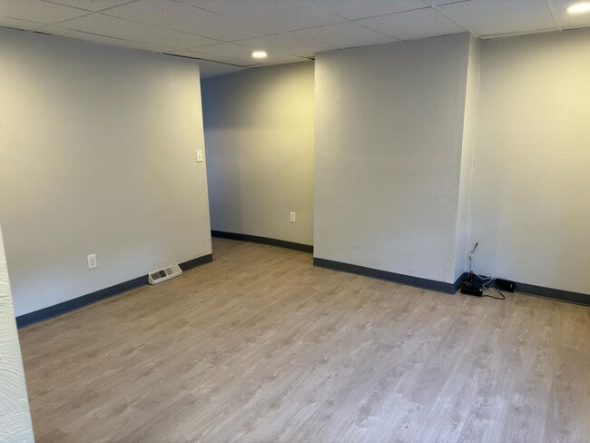 Photo - 847 Flemington St Unit Lower