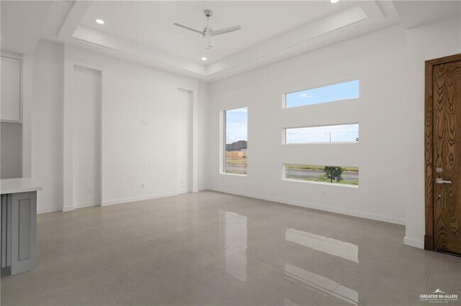 18 Sonny Dr