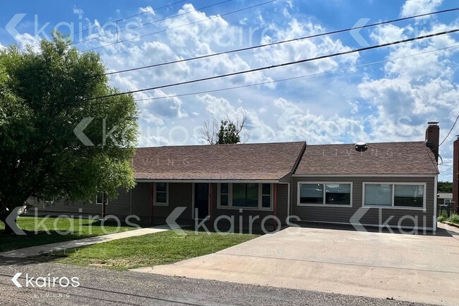 Building Photo - 4417 Brown Ave.