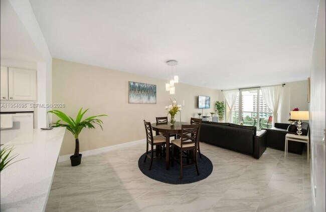Photo - 19370 Collins Ave Unit 825