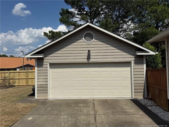 Photo - 1813 Stetson Ln