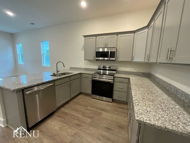 Photo - 212 McBrien Rd