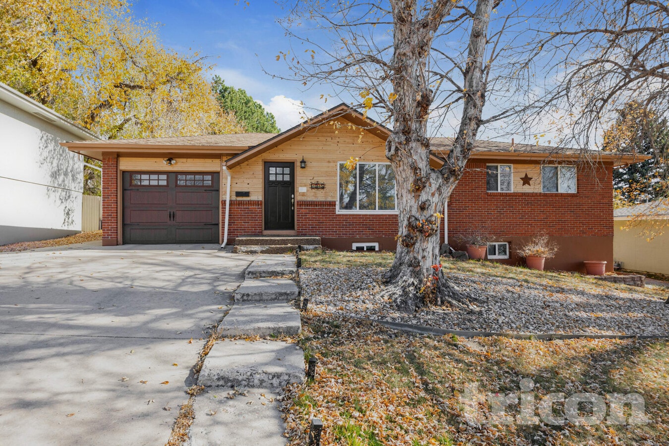 Photo - 1915 Berkshire Ln