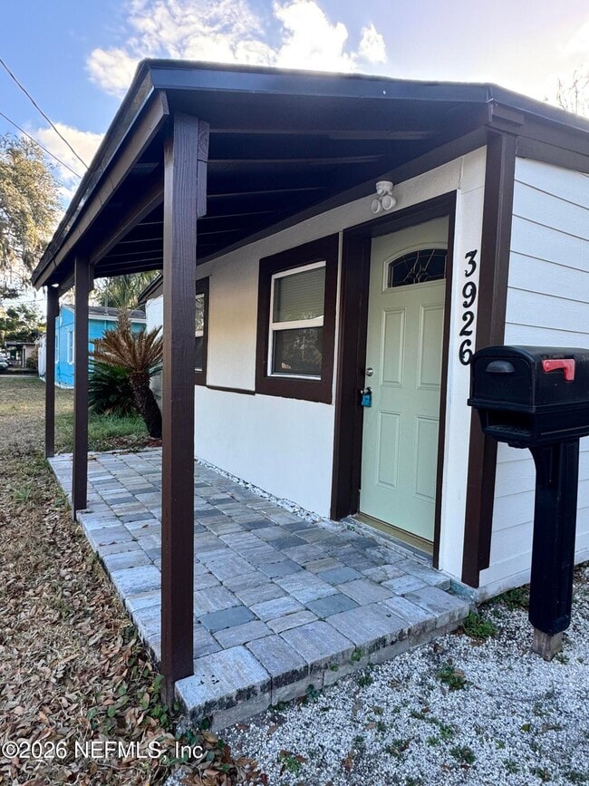 Photo - 3926 Ruby Dr W