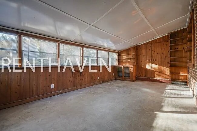 Photo - 2119 Porter Dr