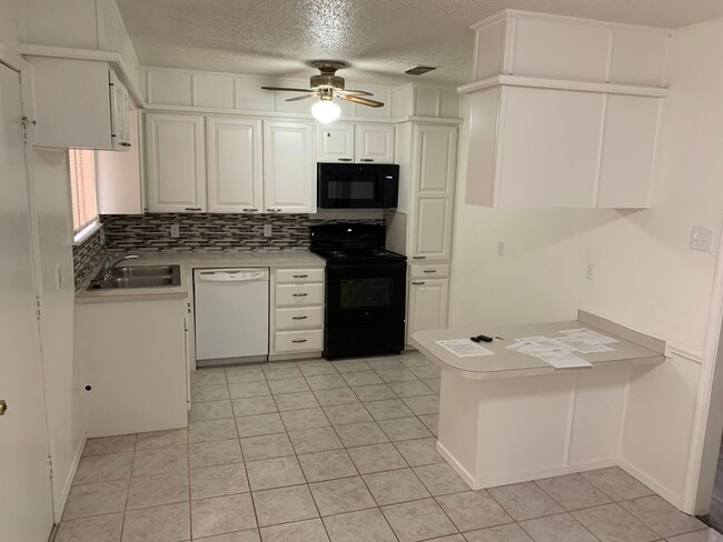 Photo - 3216 74th St