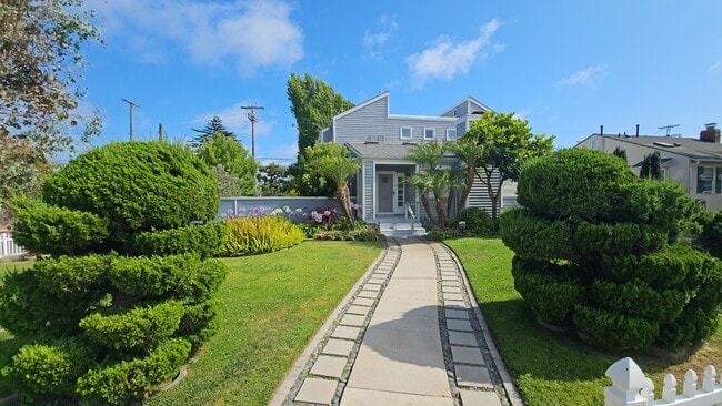 Building Photo - 6600 W 83rd St
