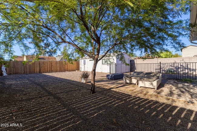 Photo - 1950 W Palm Ln