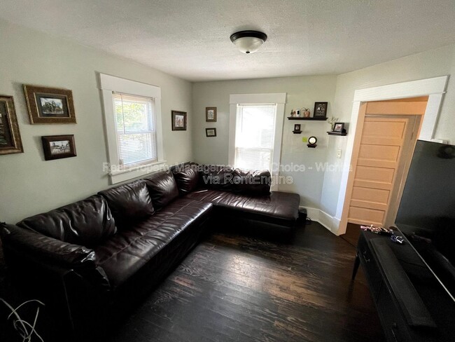 Photo - 830 S Fern St