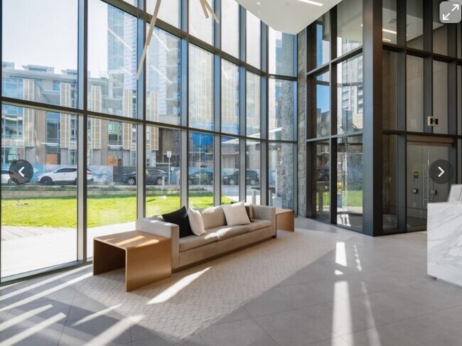 Photo - 680 Seylynn Cres Unit 903