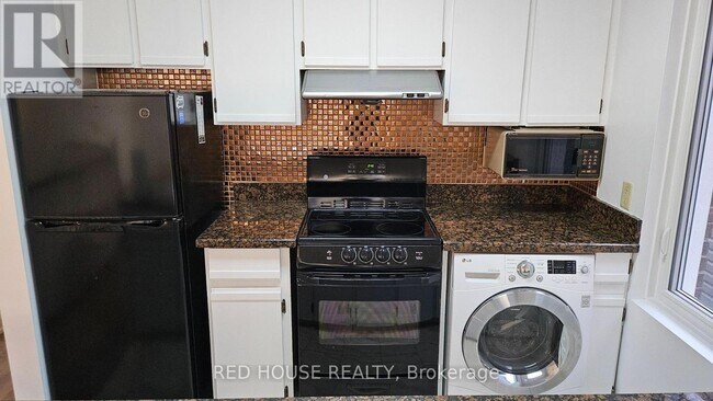 Photo - 37 Connaught Ave Unité Upper