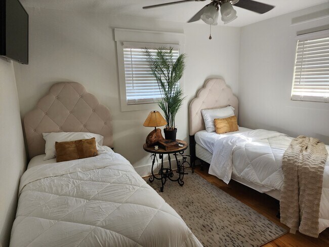 Bedroom 2 - 202 Dockery Ln SE