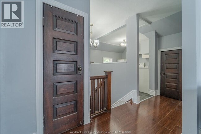 Photo - 752 Windermere Rd