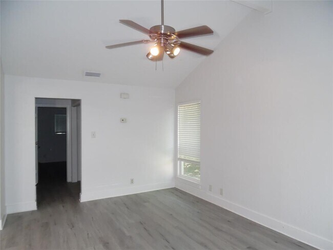 Photo - 7400 Dixie Dr