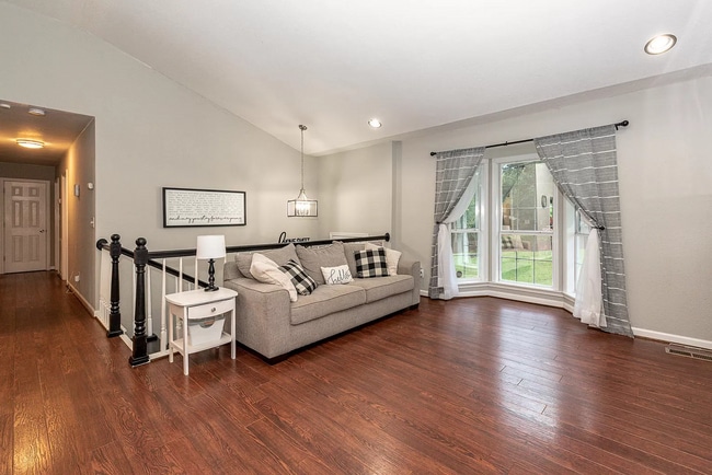 Photo - 3bd/2.5ba 2-story home in quiet neighborhood.