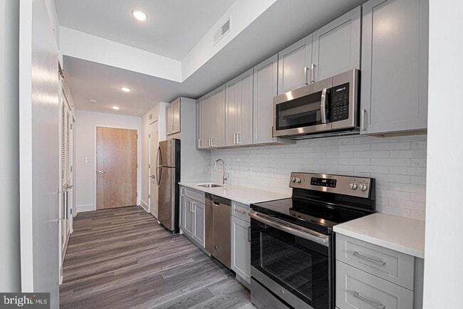 Building Photo - 1245 Ridge Ave Unit 308