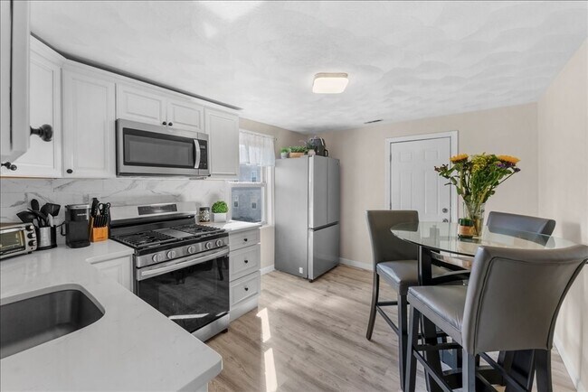 Photo - 49 Massasoit Ave Unit 2