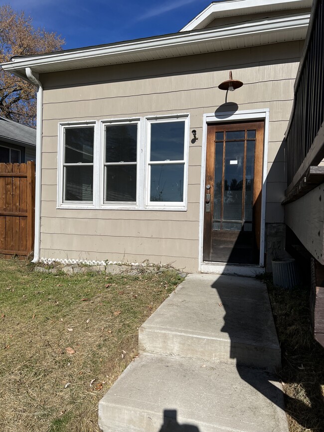 Photo - 748 Grant St