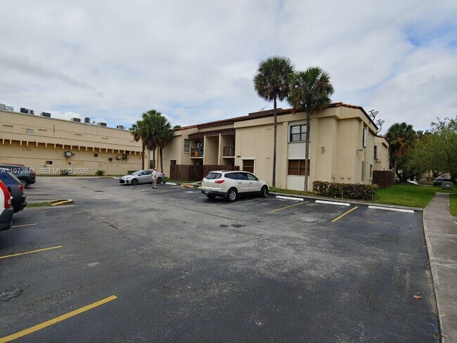 Photo - 690 W Park Dr Unit 2-204