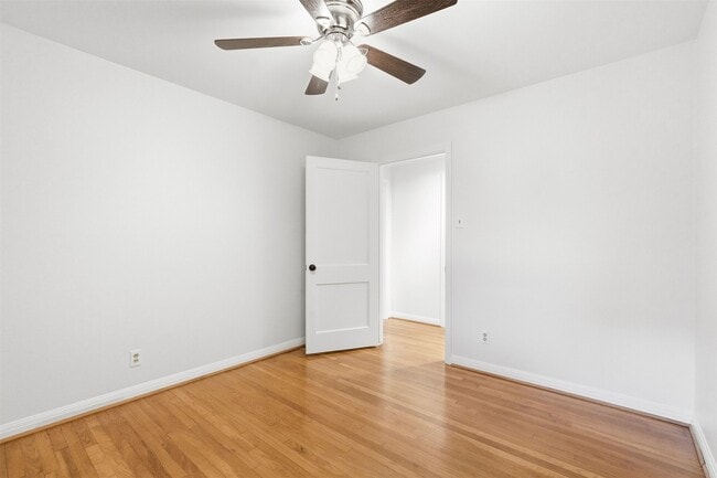 Photo - 3521 Burgundy Ln