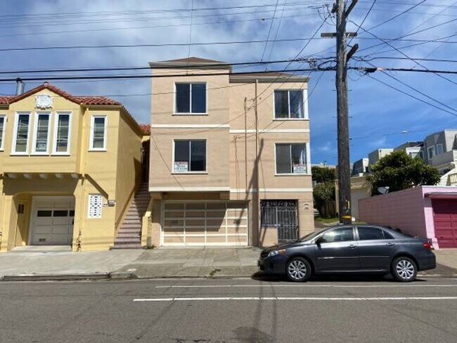 Building Photo - 3630 Unit 3630 Rental
