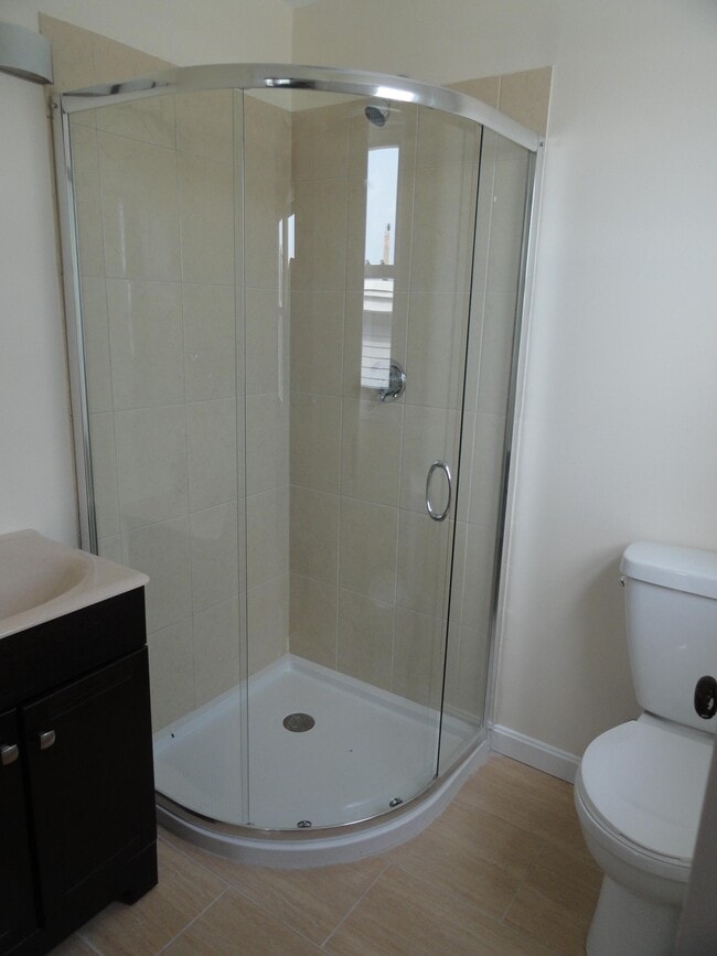Photo - 22 Bond St Unit R1