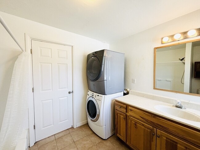 Photo - 119 E Leslie Ave