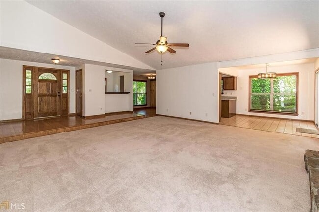 Photo - 330 Broken Lance Pl