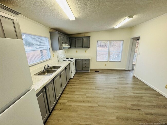 Photo - 61 Lexington Ln