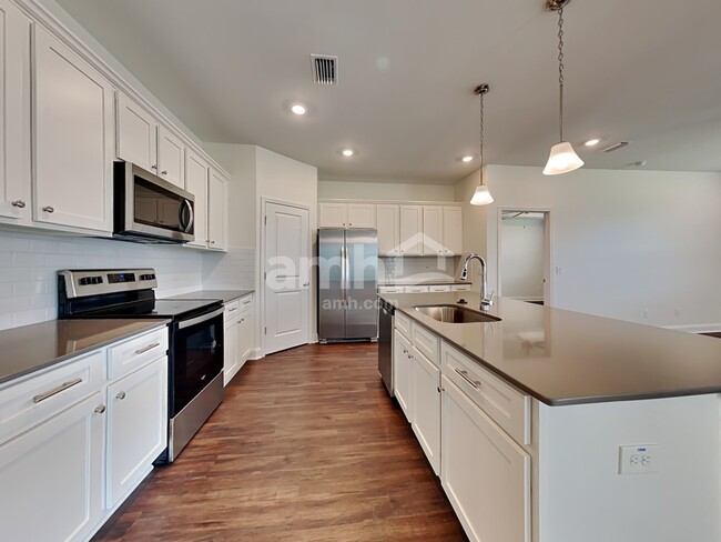 Photo - 536 Plumeria Ln