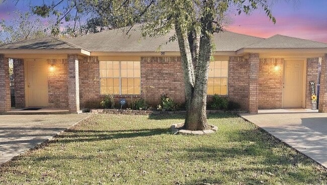 Building Photo - 405 Allen St Unit B