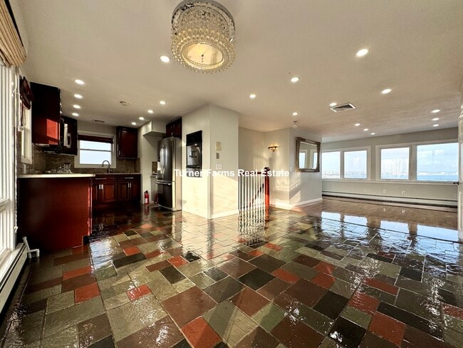 Photo - 62 Upland Rd Unit 3