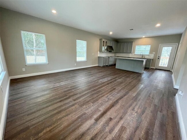 Photo - 95 Hickory St