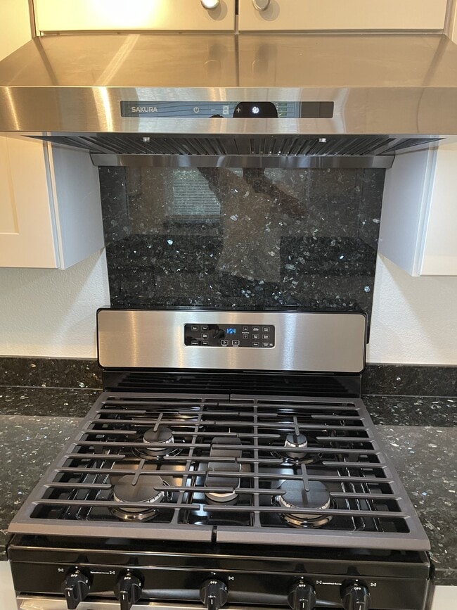 Photo - Charming and cozy 2 bedroom home in prime location of Walnut Creek!