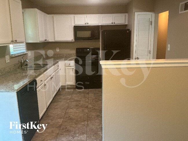 Photo - 400 SW Keystone Ct