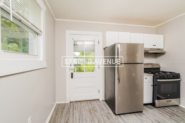 Photo - 820 Hazel St